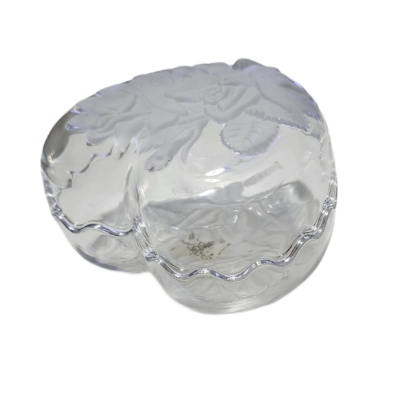 Studio Nova Winter Rose Etched Frosted Crystal Heart Trinket/Jewelry/ Candy Box - Picture 11 of 15